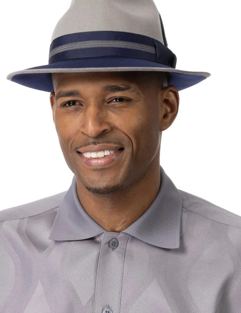 Grey ribbed-collar Fall Winter 2026 walking suit with grey hat